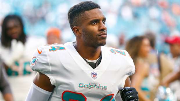 Byron Jones with the Dolphins.